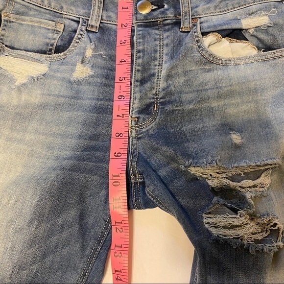 AE American Eagle outfitters butterfly destroyed Tomboy jeans size 6 regular - Picture 5 of 12